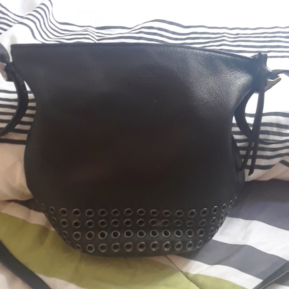 Couch - Picture 1 of 3